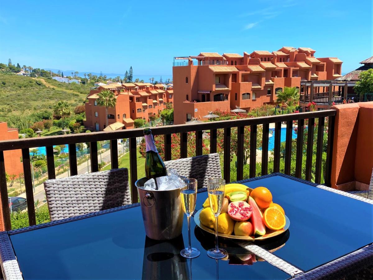 Sea View Penthouse Apartment With Hot Tub - Casa Bella Vista, Buenas Noches , Estepona Exterior photo
