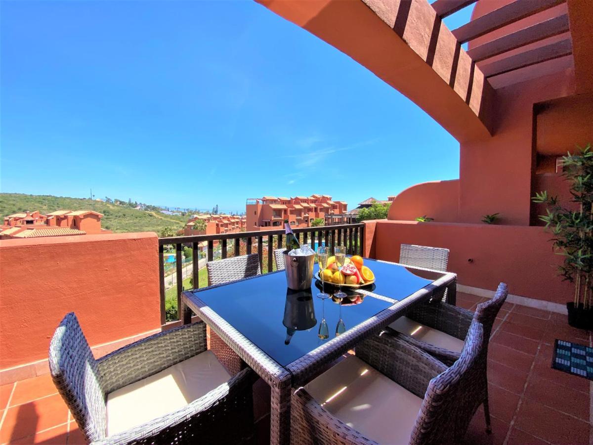 Sea View Penthouse Apartment With Hot Tub - Casa Bella Vista, Buenas Noches , Estepona Exterior photo
