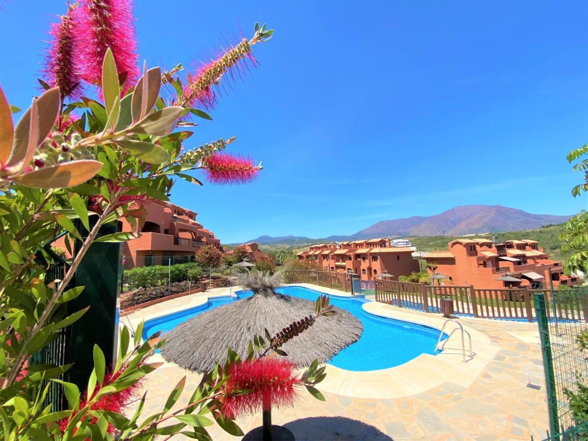 Sea View Penthouse Apartment With Hot Tub - Casa Bella Vista, Buenas Noches , Estepona Exterior photo