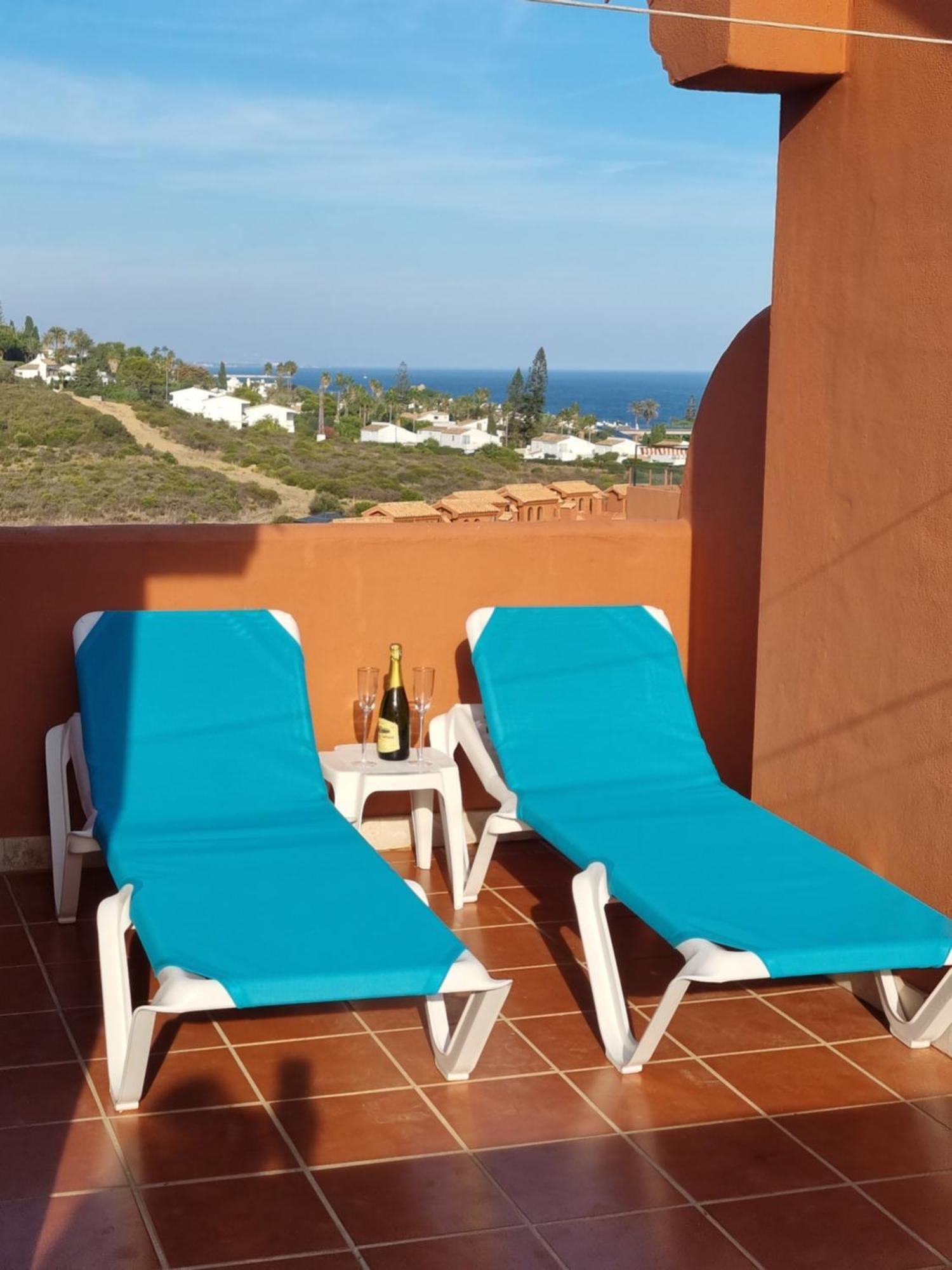 Sea View Penthouse Apartment With Hot Tub - Casa Bella Vista, Buenas Noches , Estepona Exterior photo