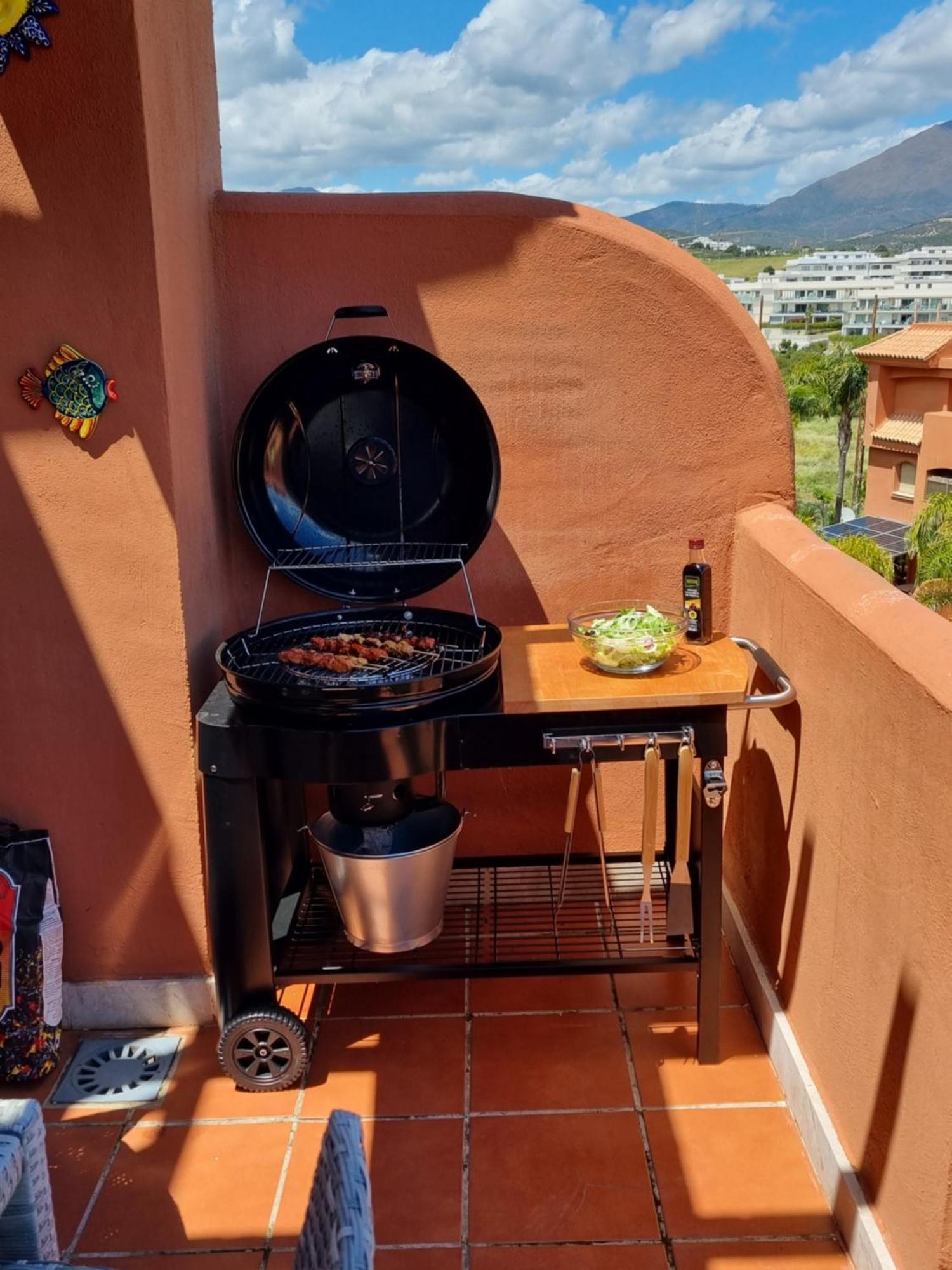 Sea View Penthouse Apartment With Hot Tub - Casa Bella Vista, Buenas Noches , Estepona Exterior photo