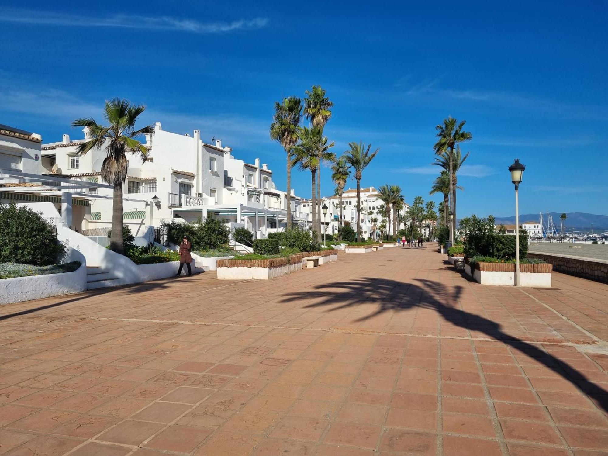 Sea View Penthouse Apartment With Hot Tub - Casa Bella Vista, Buenas Noches , Estepona Exterior photo